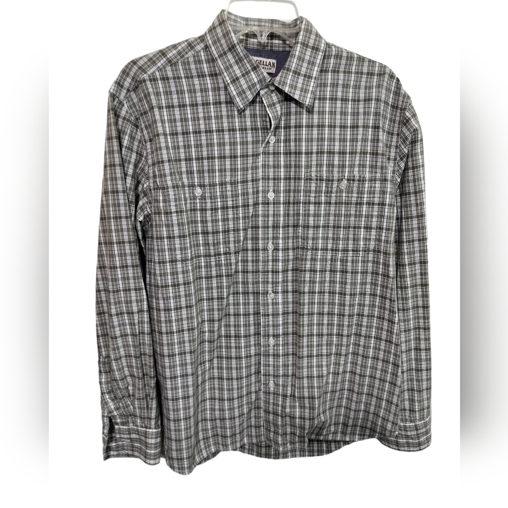 M386) Magellan Sportswear Plaid  Button down Long Sleeve Pockets Size Medium